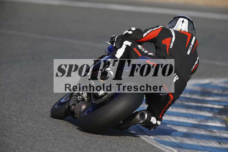 /Archiv-2024/02 29.01.-02.02.2024 Moto Center Thun Jerez/Gruppe gruen-green/backside